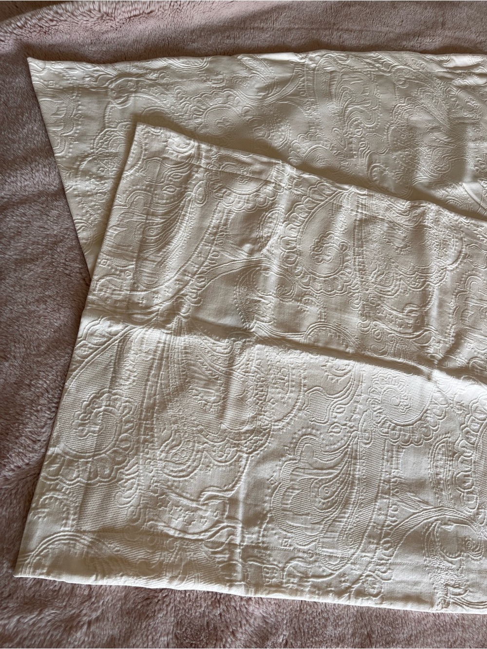 2 Peacock Alley Ivory Off White Floral Scroll Matelasse Cotton King Pillow Shams